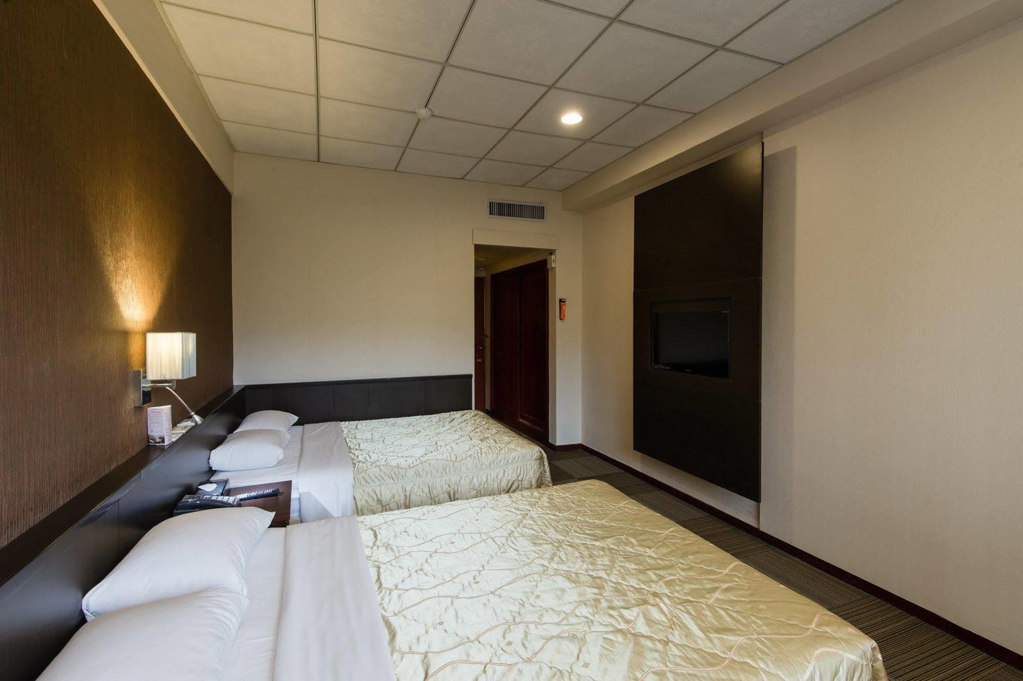 Atami Hotel Taipei Exterior photo
